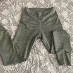 Dri-fit Nike workout leggings!